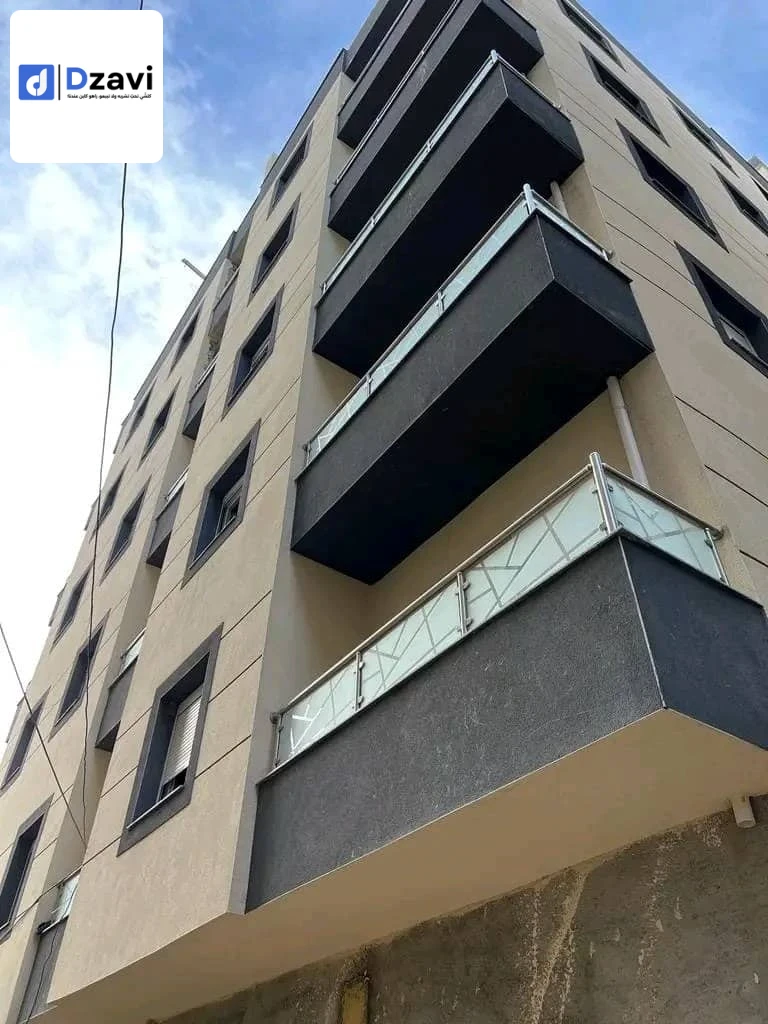 Appartements À vendre à 16 ALGER superficie 83 m2