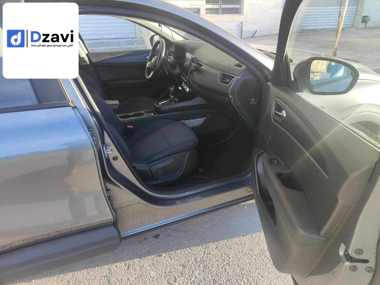 Voitures Renault à 18 JIJEL