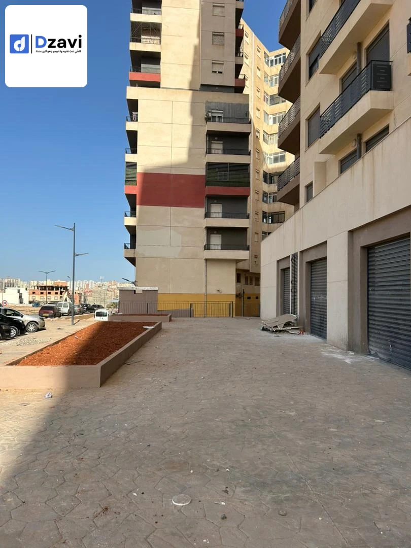 Magasins À vendre à 31 ORAN superficie 85 m2