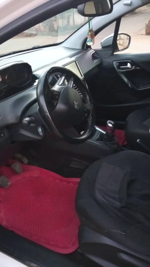 Peugeot 208 2023 GT 