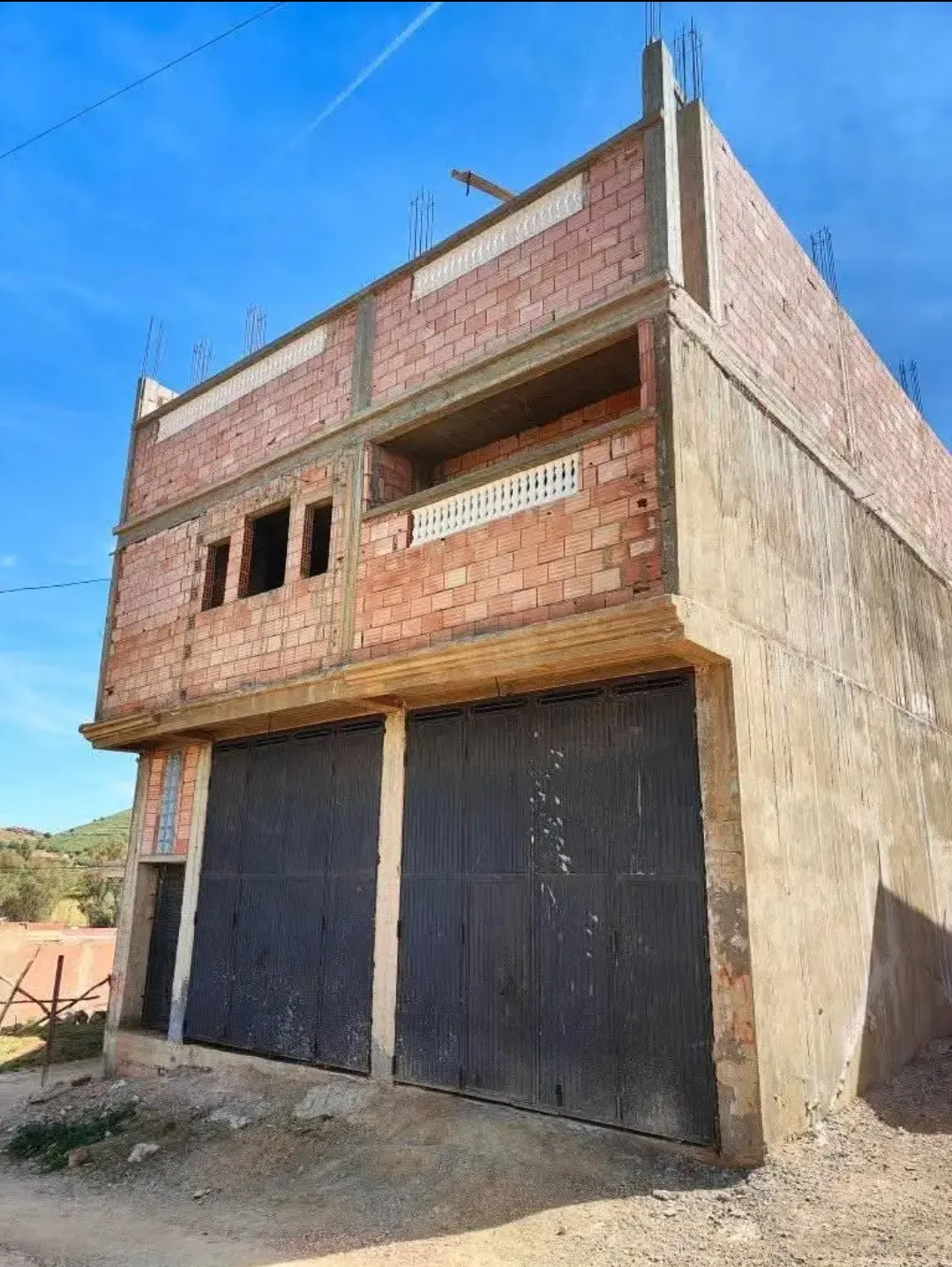 فيلا غير مكتملة للبيع 