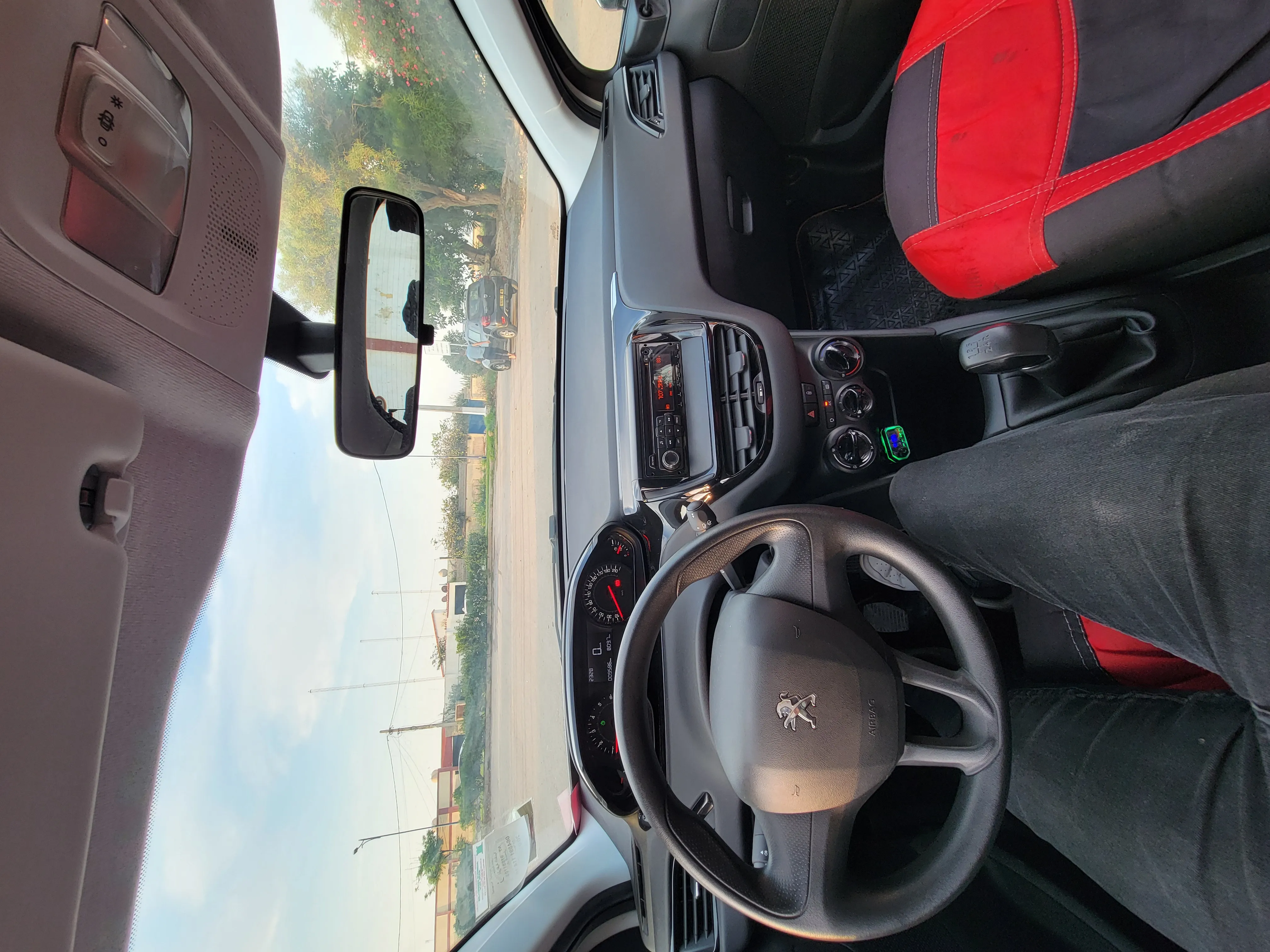 Peugeot 208 2014
