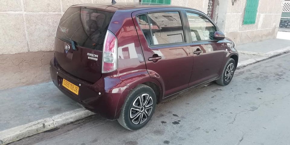 DAIHATSU SIRION