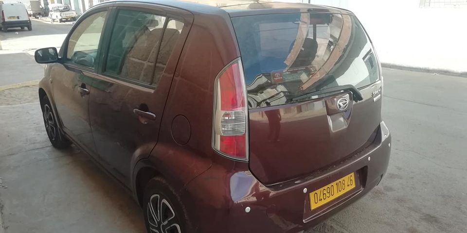 DAIHATSU SIRION