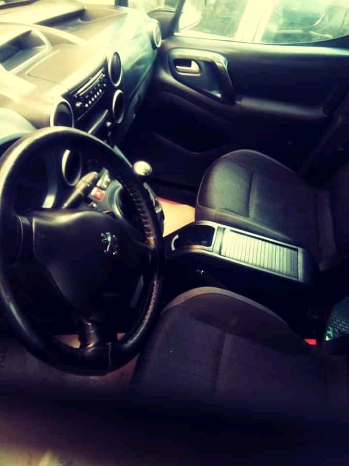 PEUGEOT PARTNER
