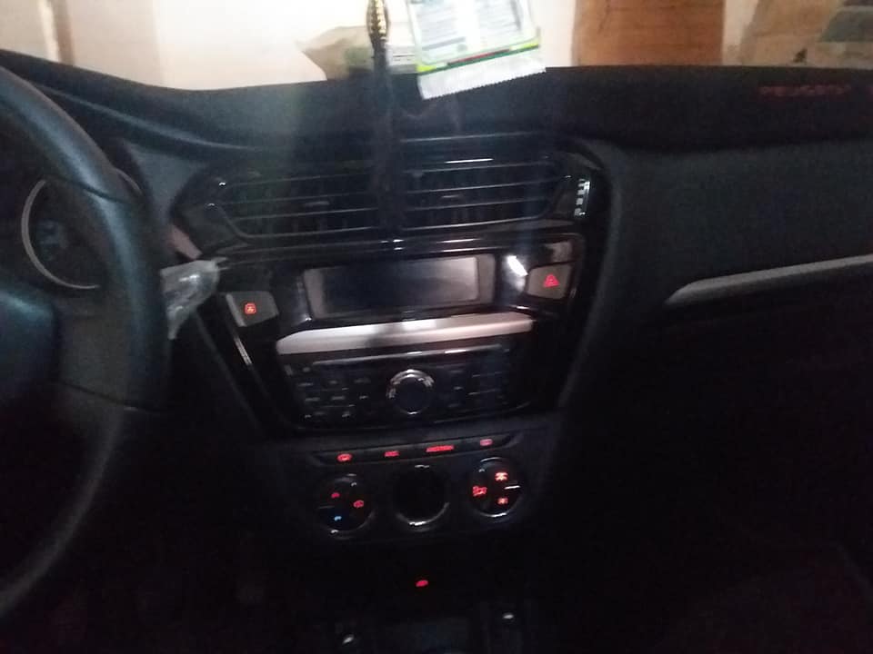 PEUGEOT 301