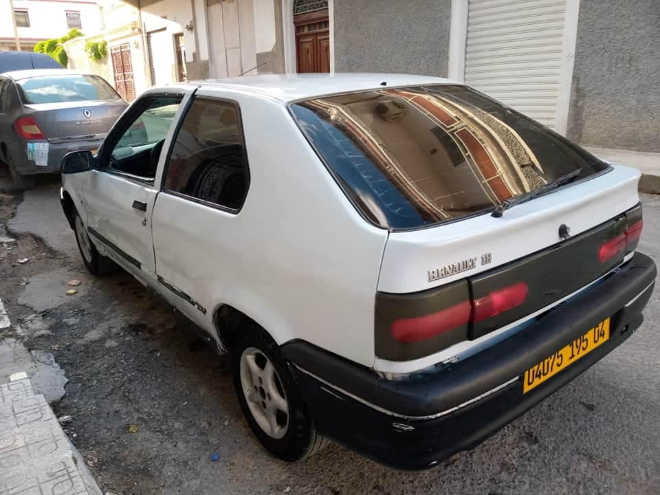 RENAULT