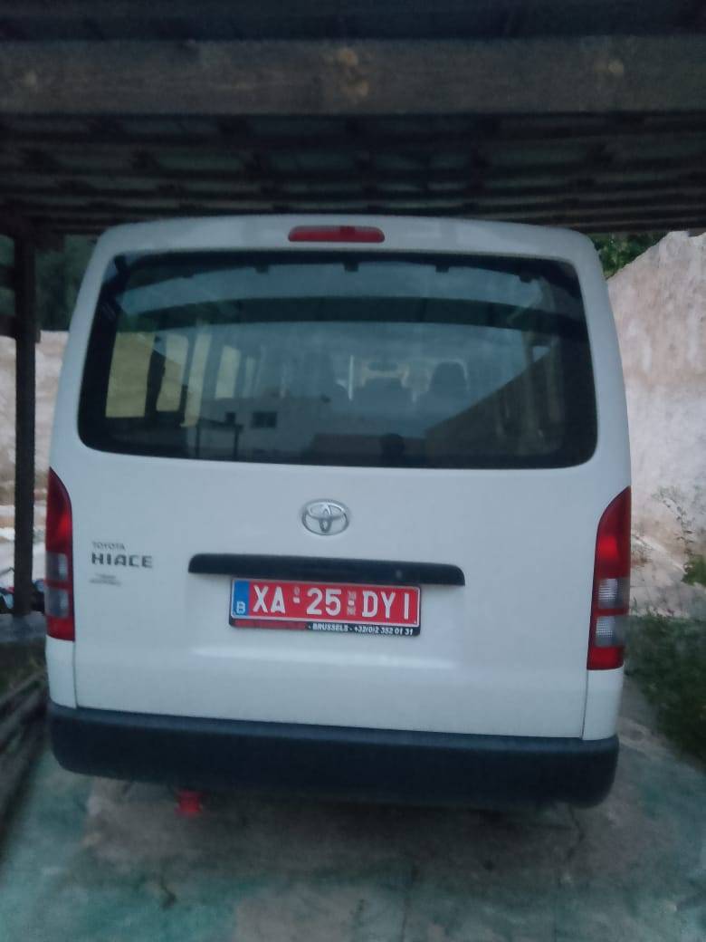 TOYOTA HIACE