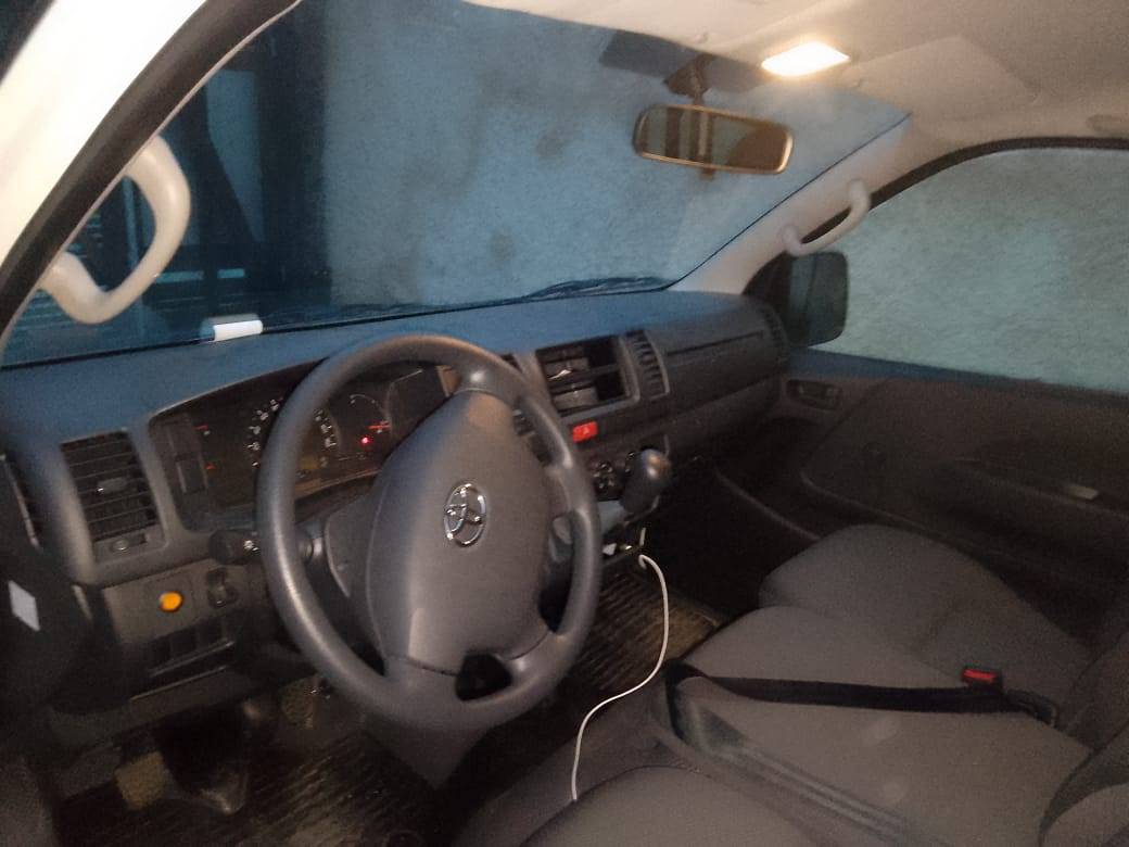 TOYOTA HIACE