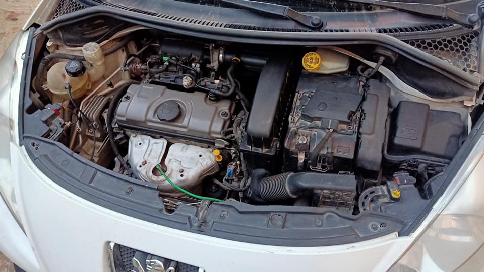 PEUGEOT 207