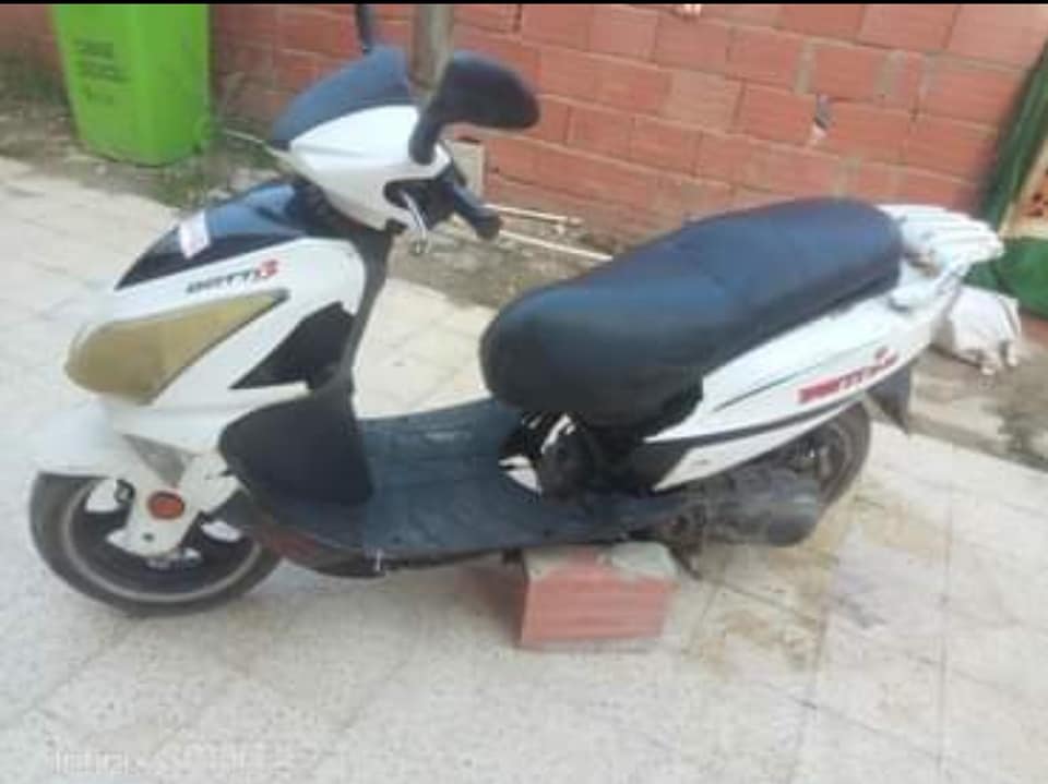 YAMAHA MOTO