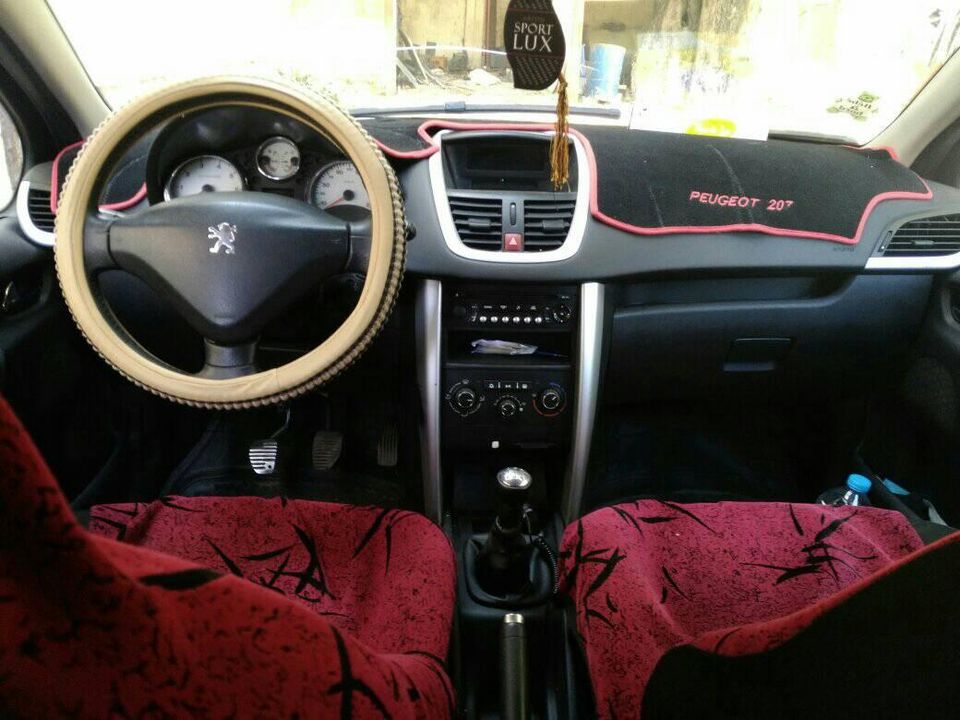 PEUGEOT 207