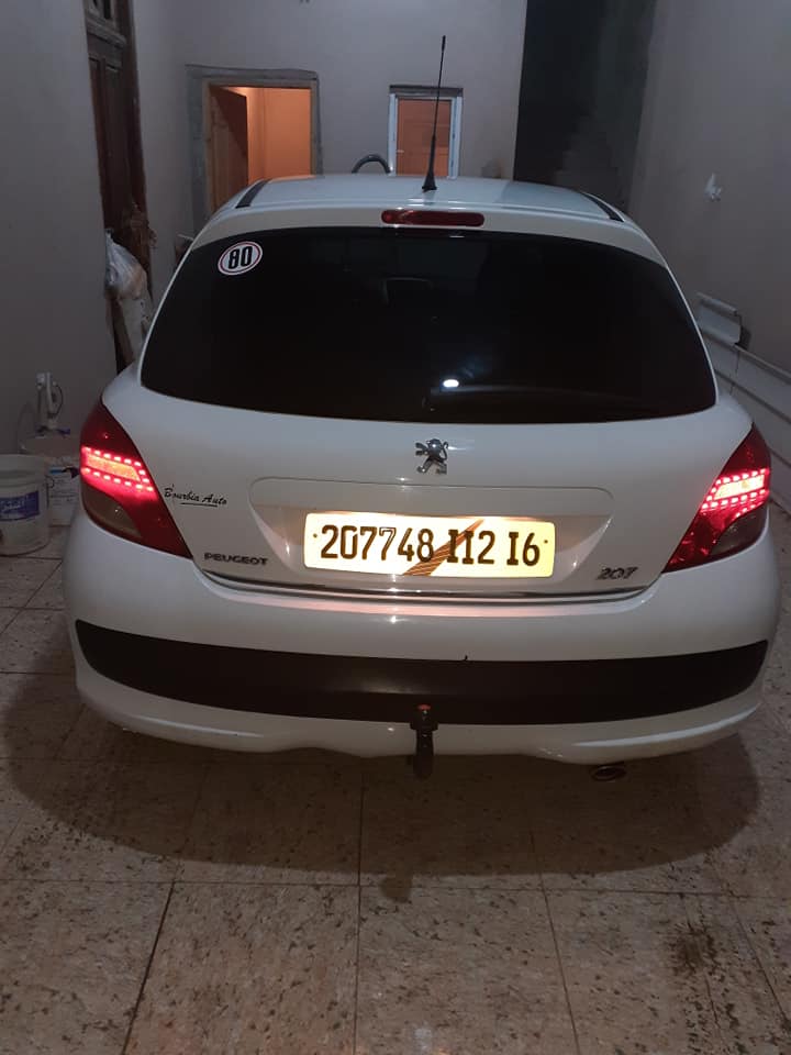 PEUGEOT 207