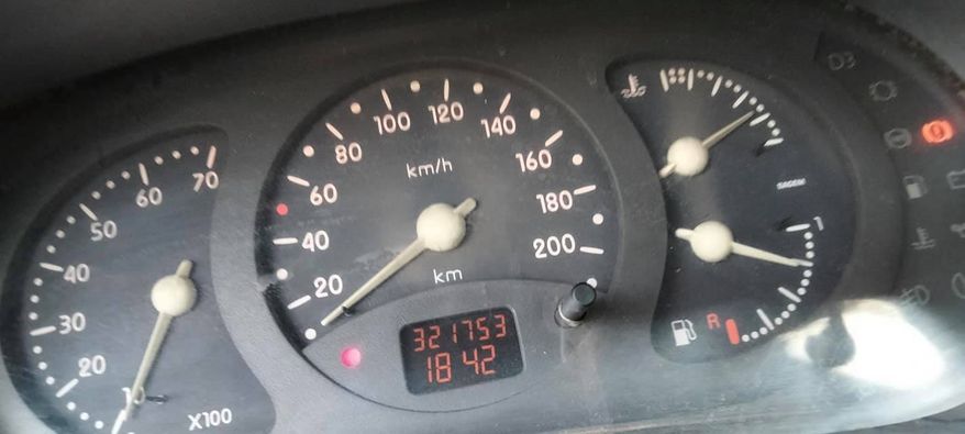 RENAULT CLIO II