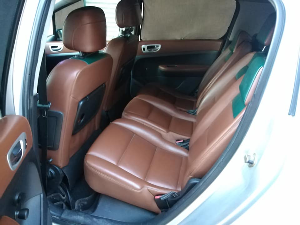 PEUGEOT 307