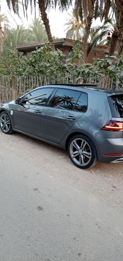 VOLKSWAGEN GOLF 7