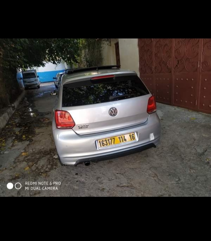 VOLKSWAGEN POLO