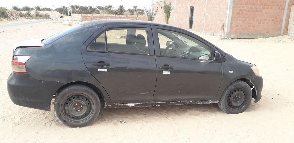 TOYOTA YARIS SEDAN