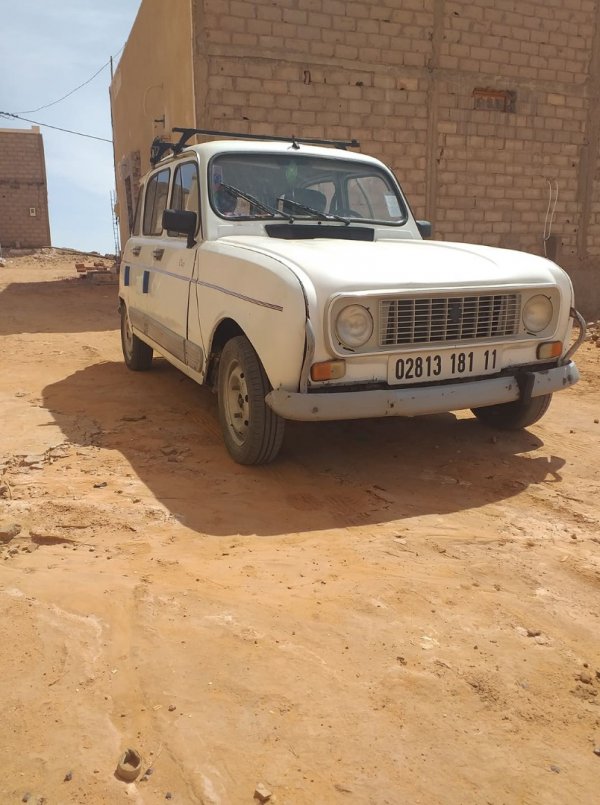 RENAULT R4