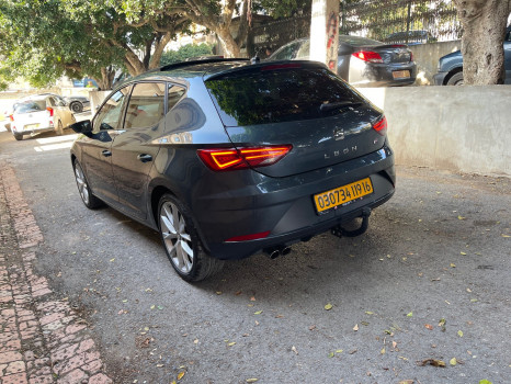 SEAT LEON