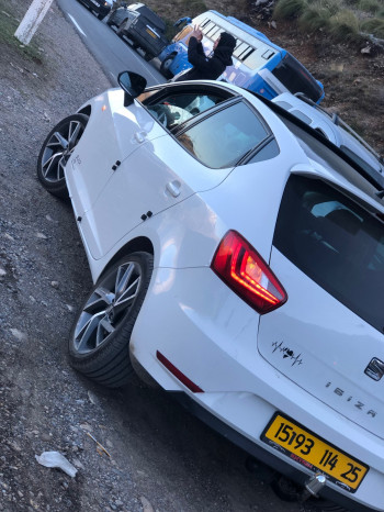 SEAT IBIZA
