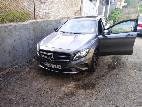 MERCEDES CLASSE GLA