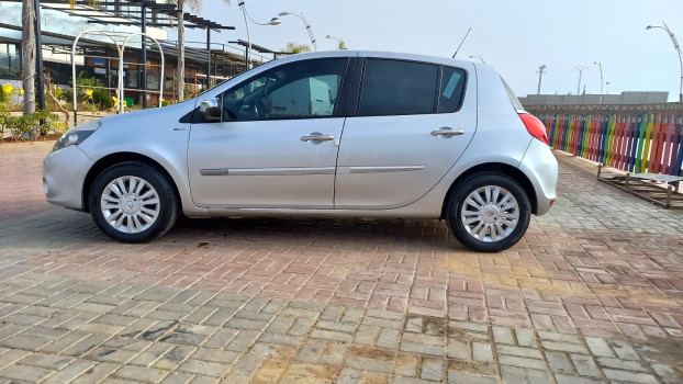 RENAULT CLIO III