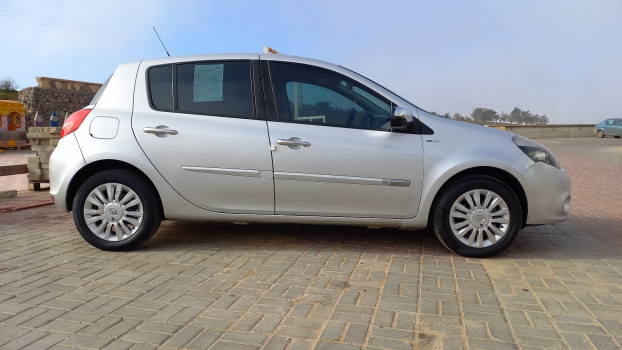 RENAULT CLIO III