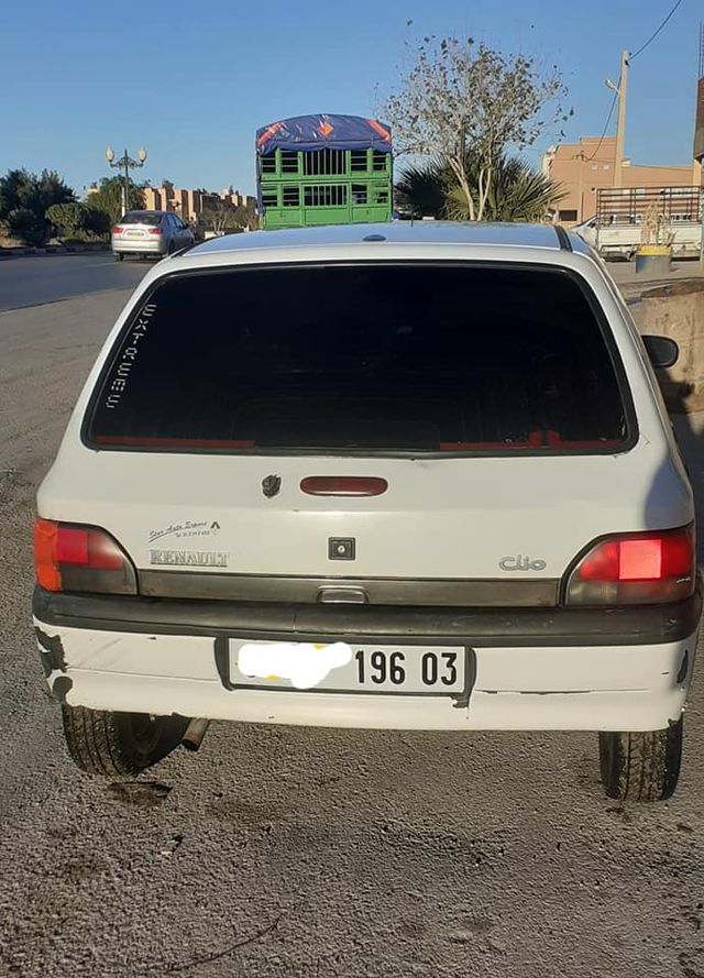 RENAULT CLIO
