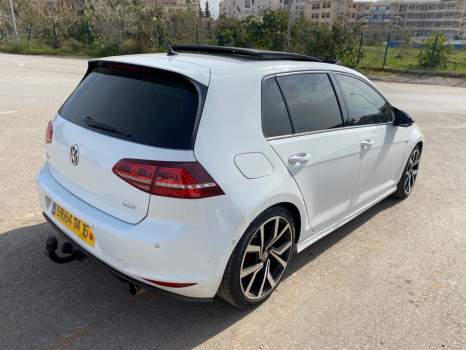 VOLKSWAGEN GOLF 7