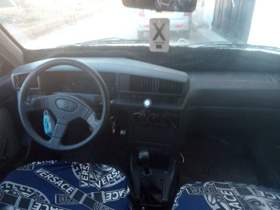 PEUGEOT 405