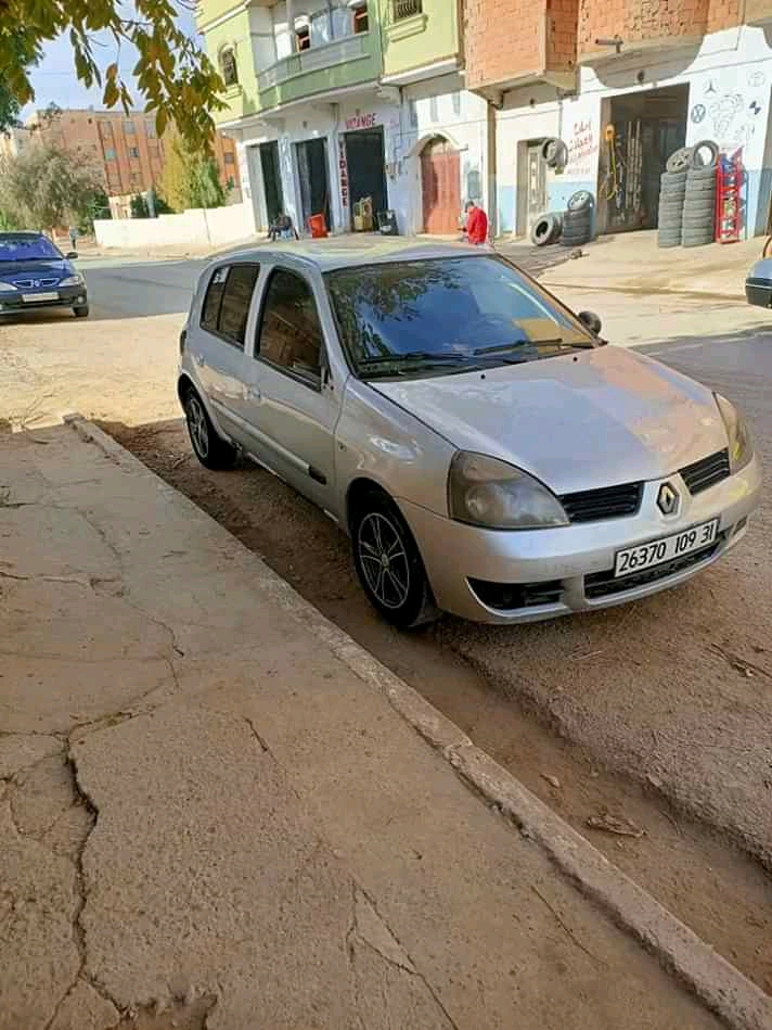 RENAULT CLIO