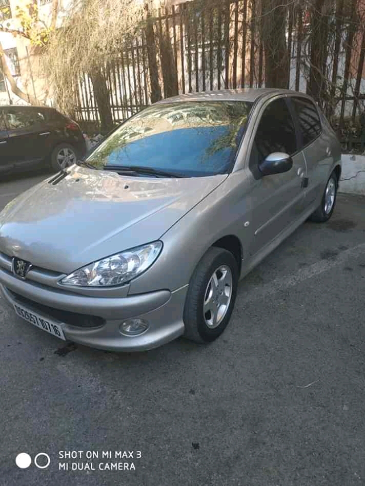 PEUGEOT 206