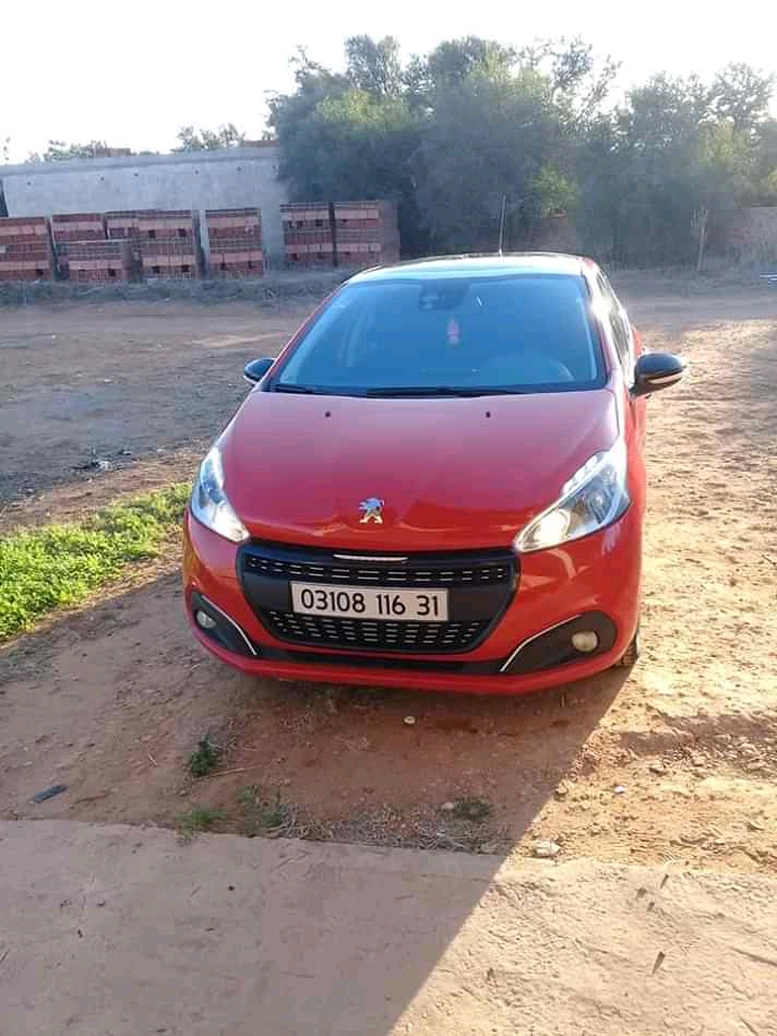 PEUGEOT 208