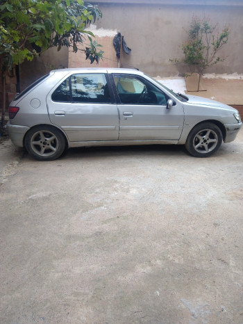 PEUGEOT 306