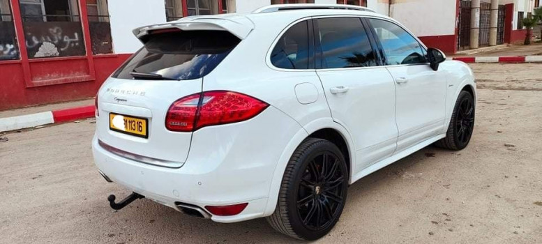 PORSCHE CAYENNE