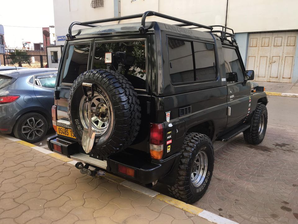 TOYOTA LAND CRUISER