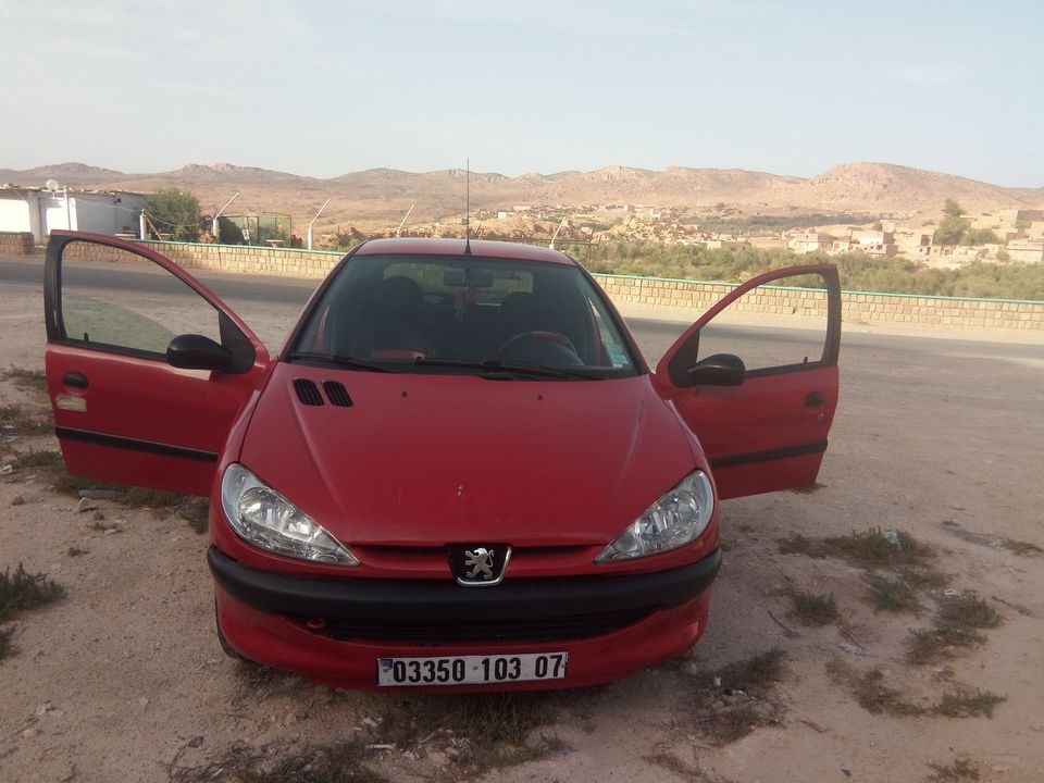 PEUGEOT 205