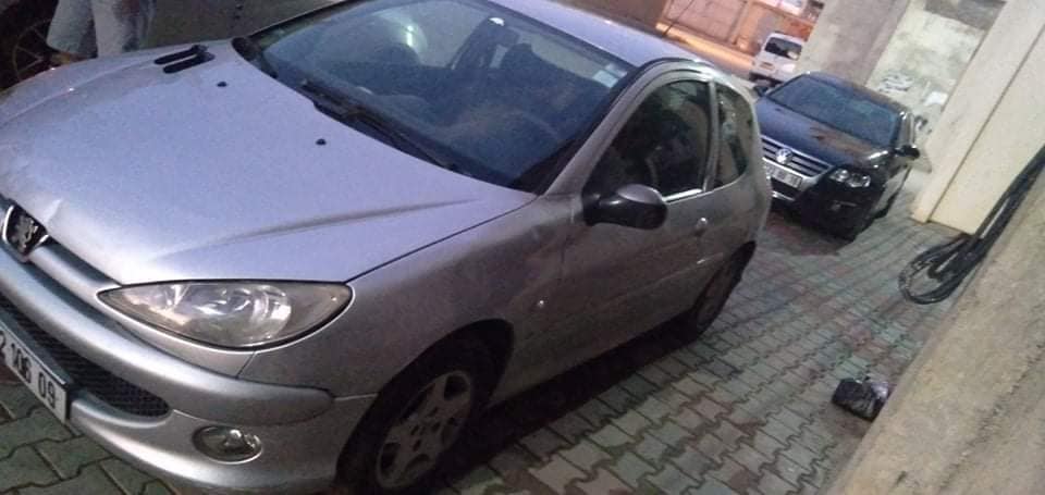 PEUGEOT 206