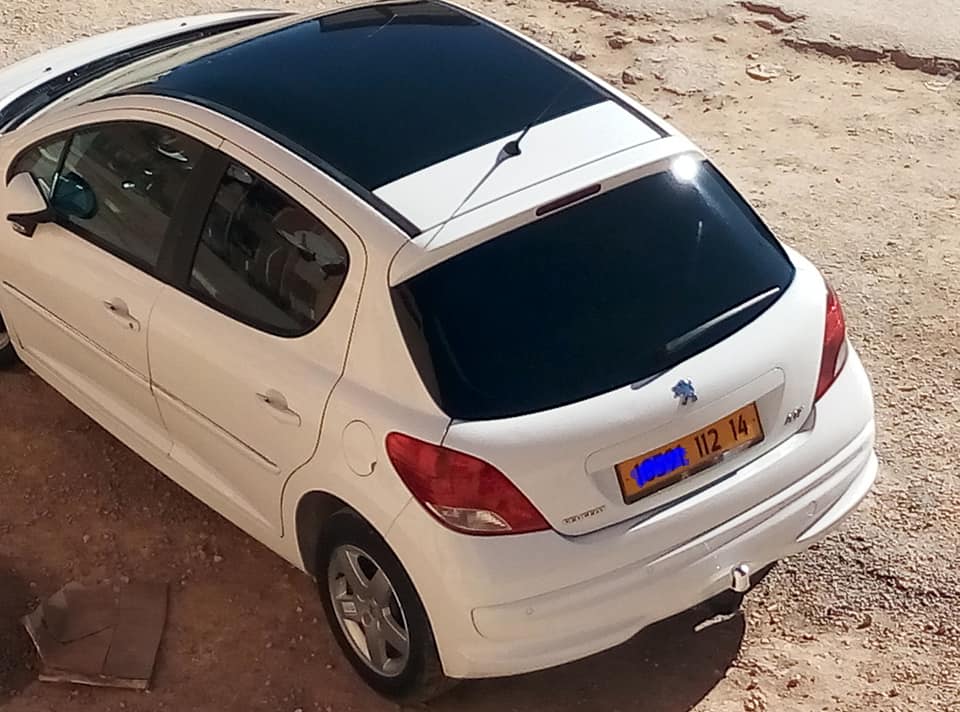 PEUGEOT 207
