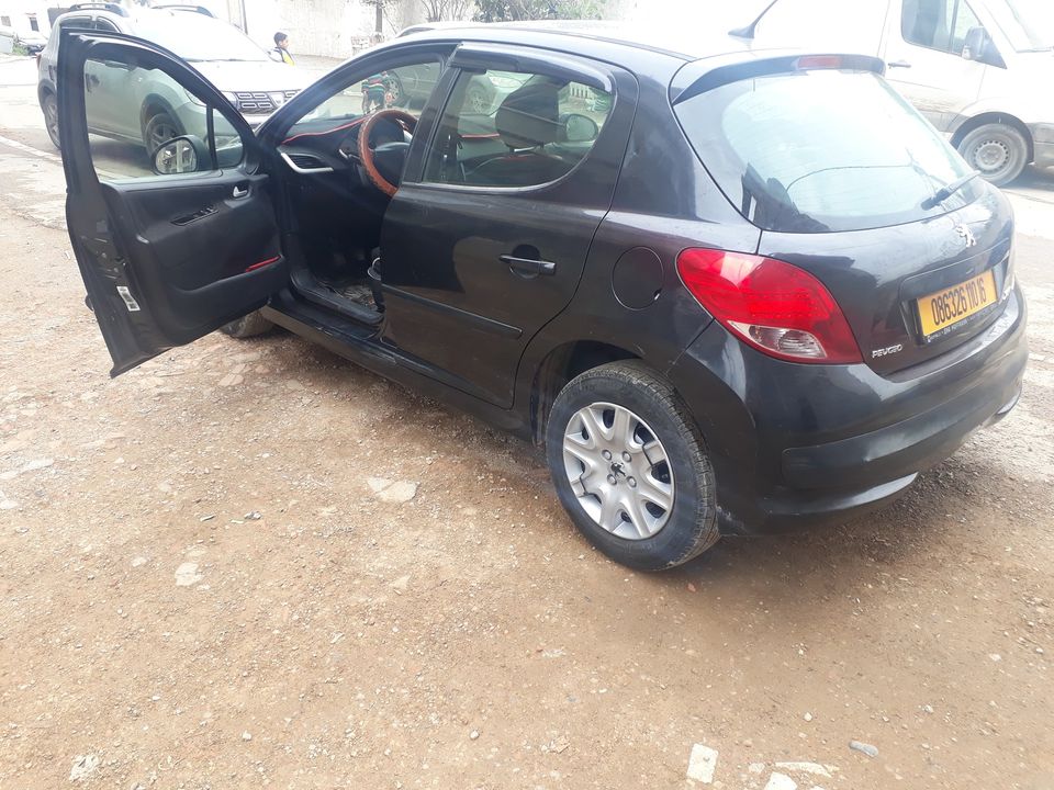 PEUGEOT 207