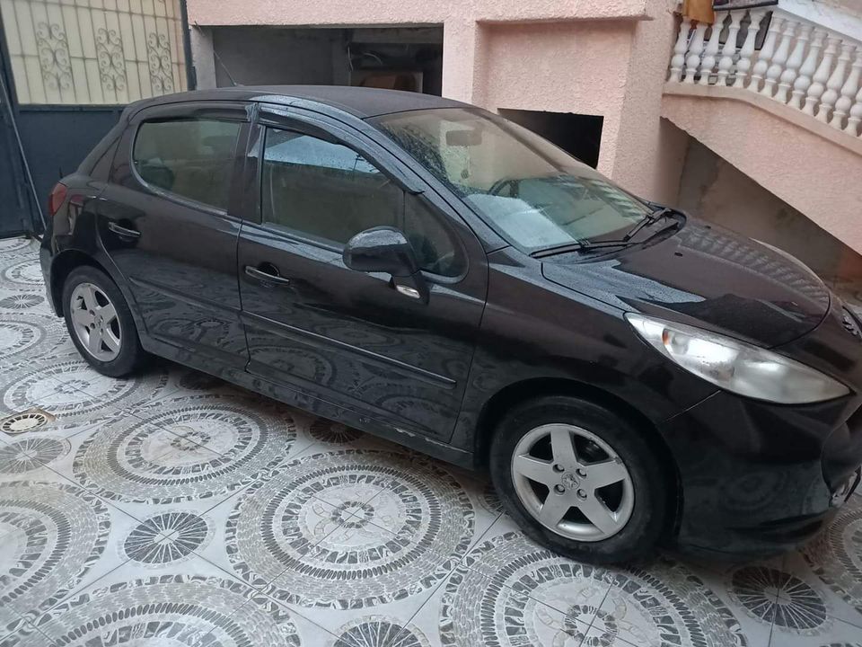 PEUGEOT 207