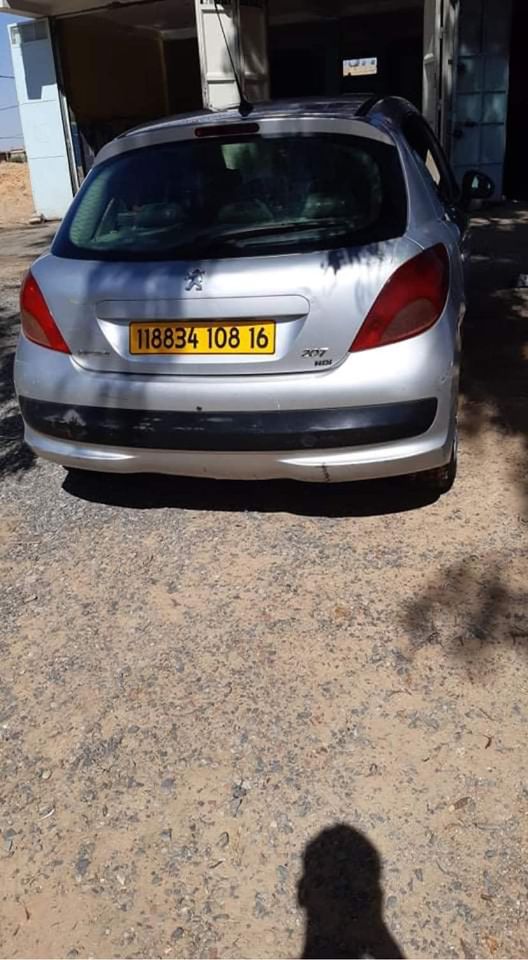 PEUGEOT 207