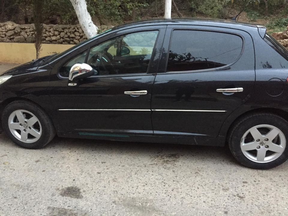 PEUGEOT 207