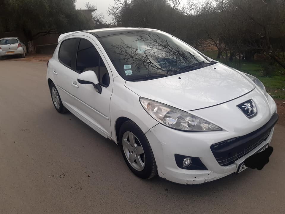 PEUGEOT 207