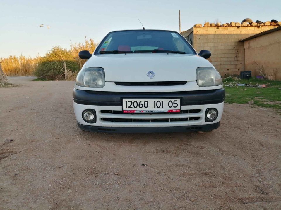PEUGEOT 205