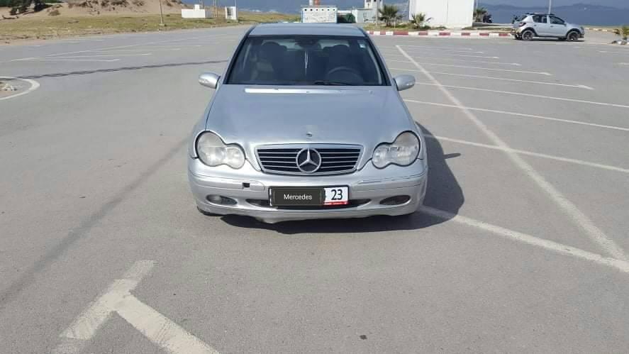 MERCEDES 220