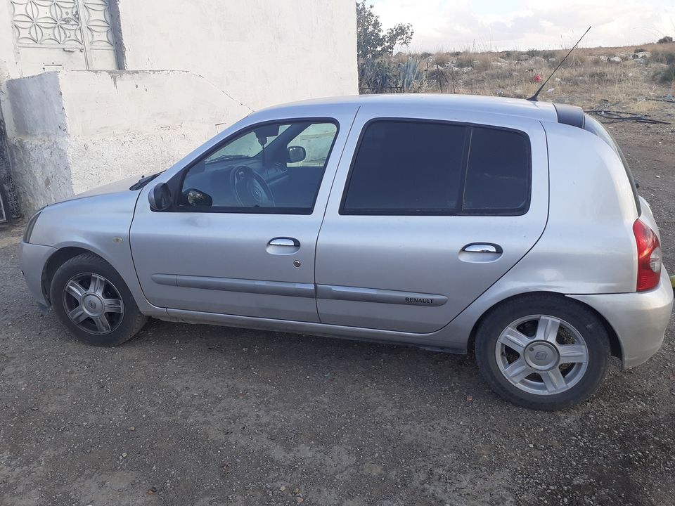 RENAULT CLIO