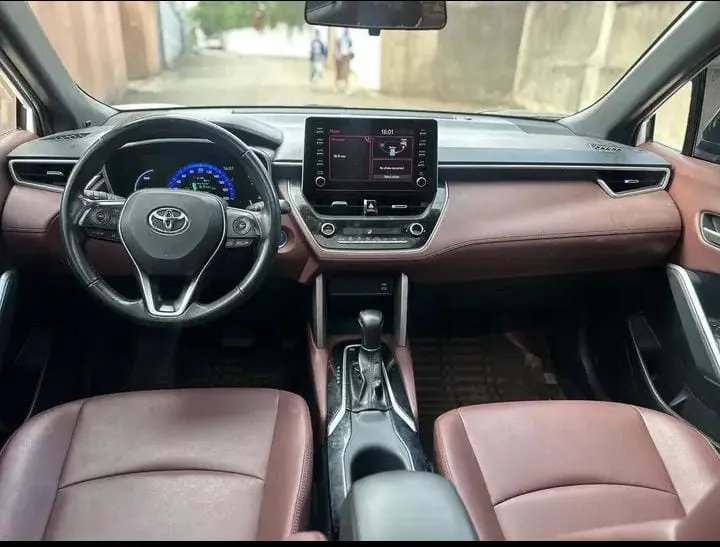 TOYOTA COROLLA CROSS 2023